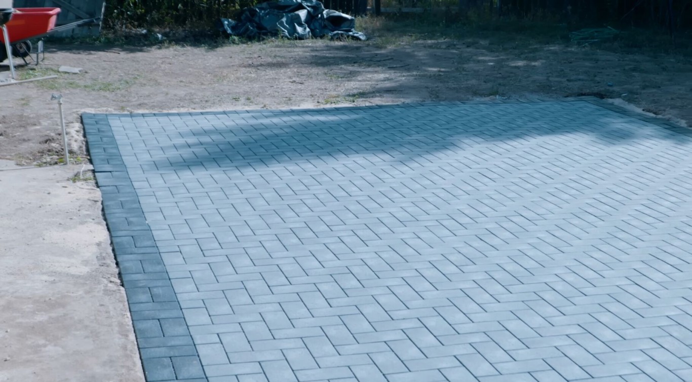 Concrete sidewalk and walkway installation in Colton, CA